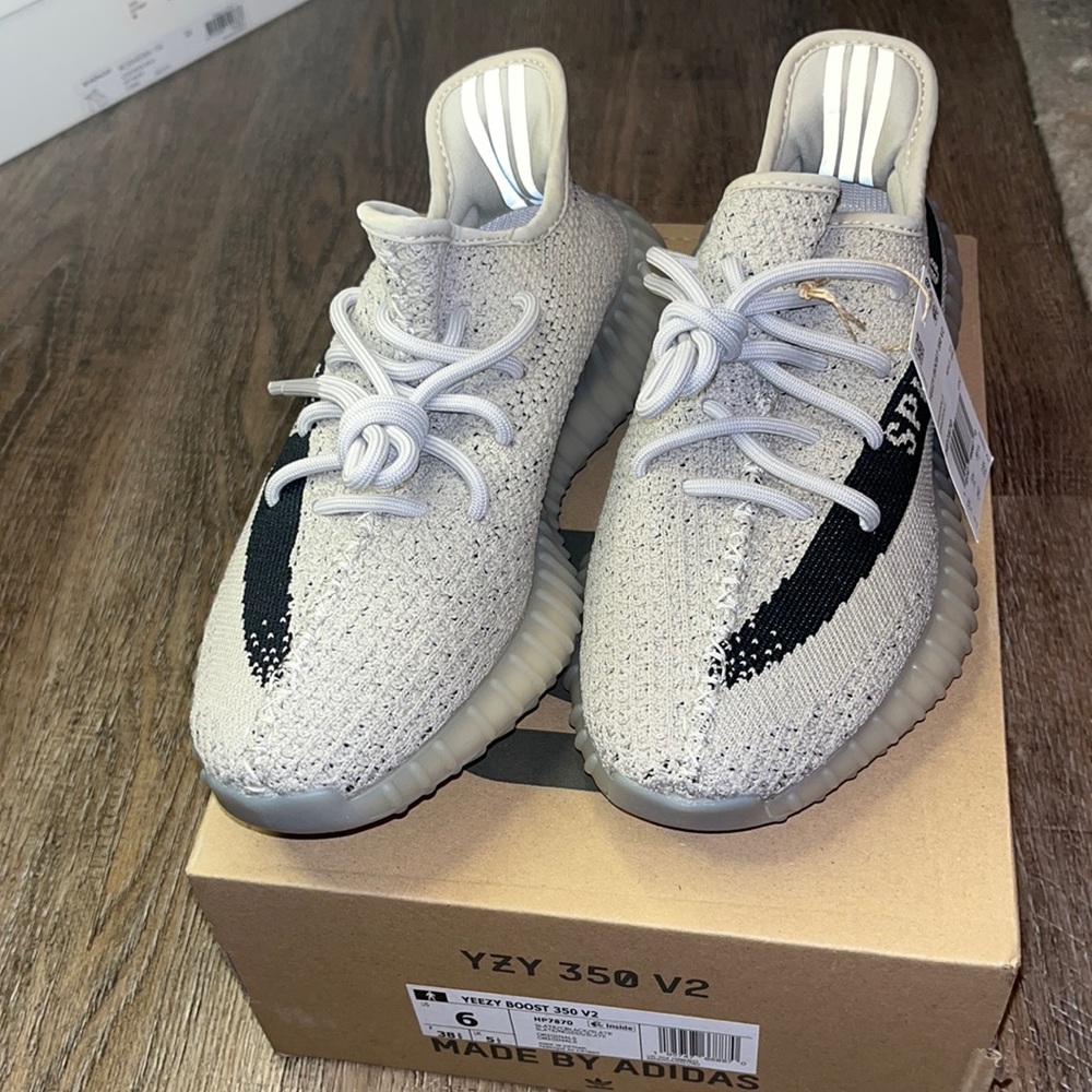 Yeezy boost 350 v2 size 6